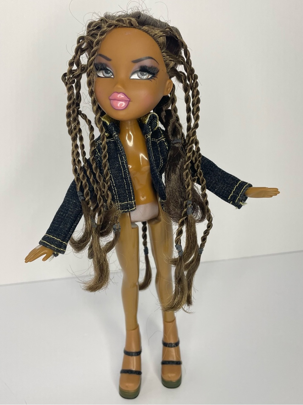 Vintage Bratz Formal Funk Sasha Doll 2003
MGA with Jacket & Shoes - NO DRESS